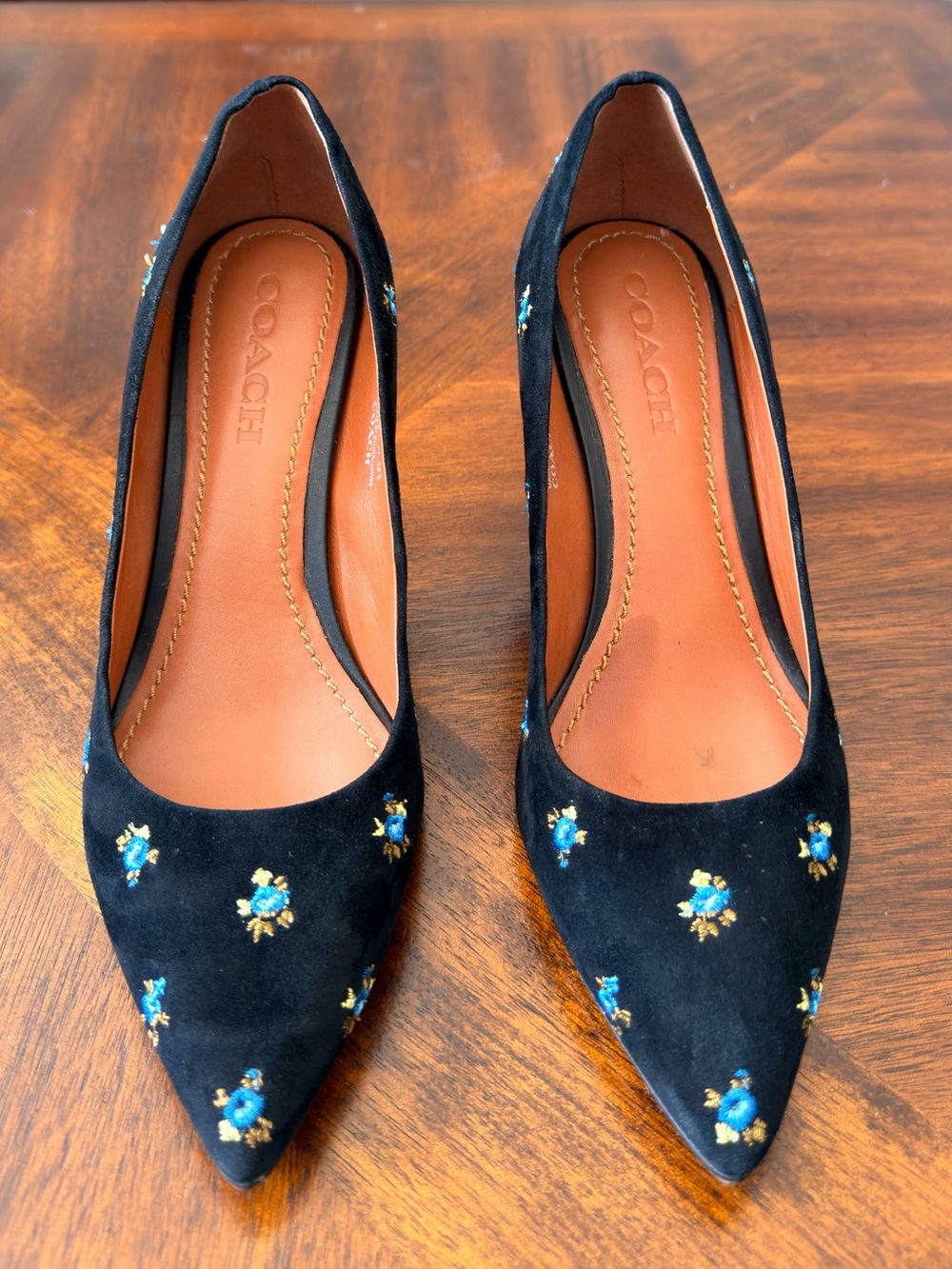 Coach Prairie suede pumps size 9